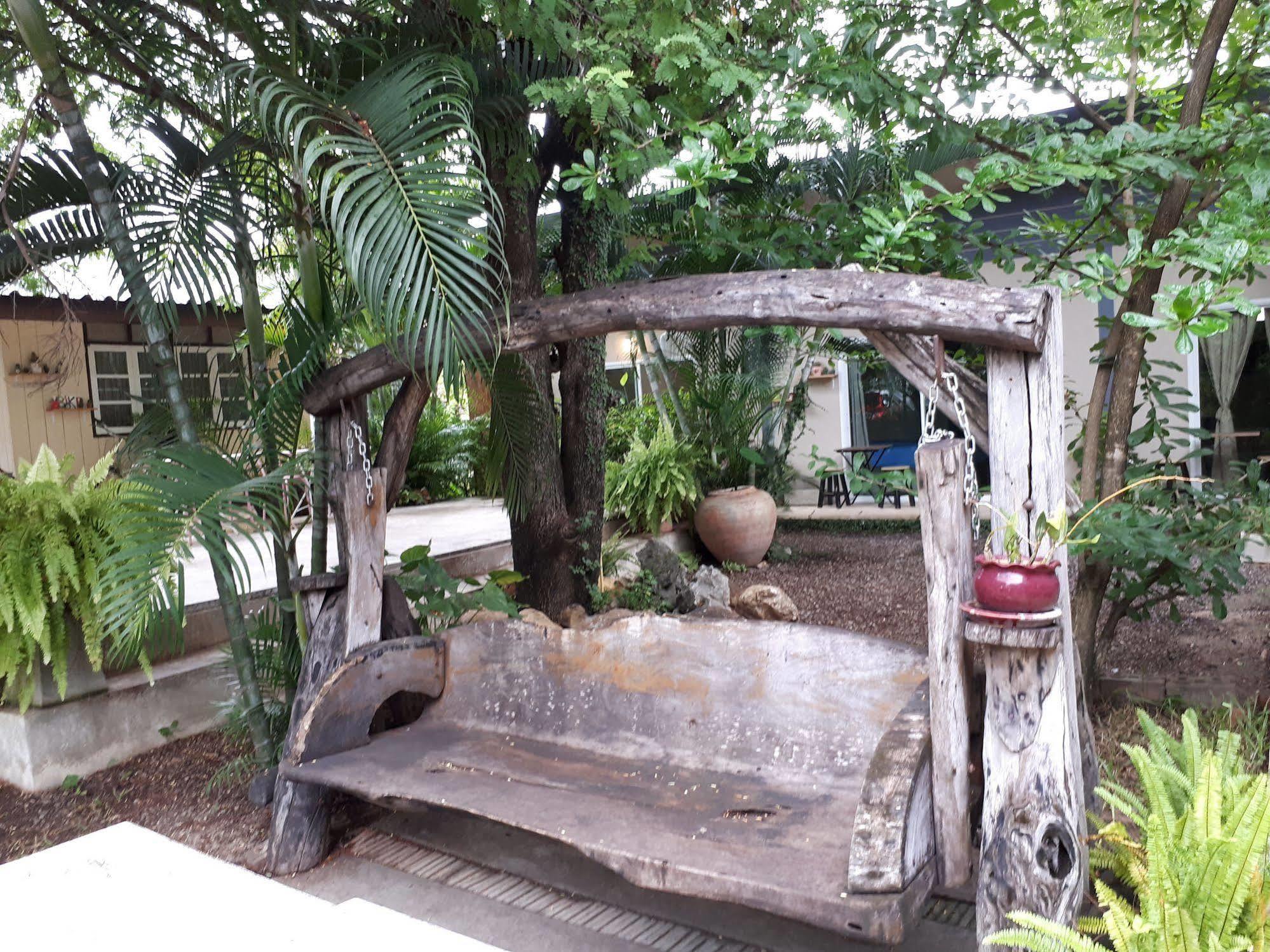 Baan Homlamoon Hotel Suan Phueng Eksteriør billede